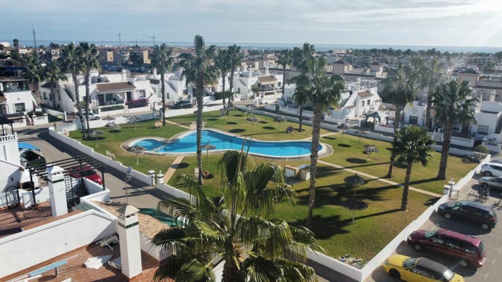 Apartment La Victoria Apartament,jumilla Ii, 2 Bedrooms, 2 Bathrooms And Beautiful Swimming Pool Dehesa de Campoamor (Orihuela Costa)